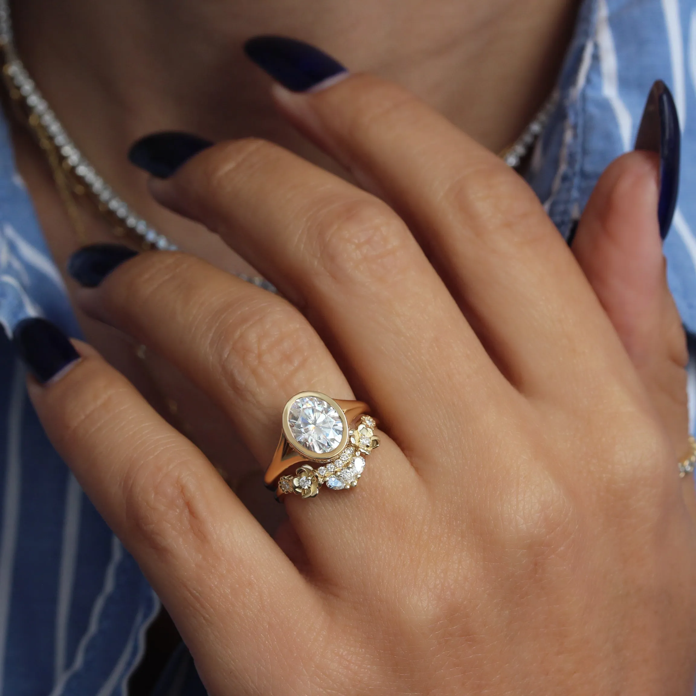 Flowers Curved Band Gold and Diamond Nesting Ring