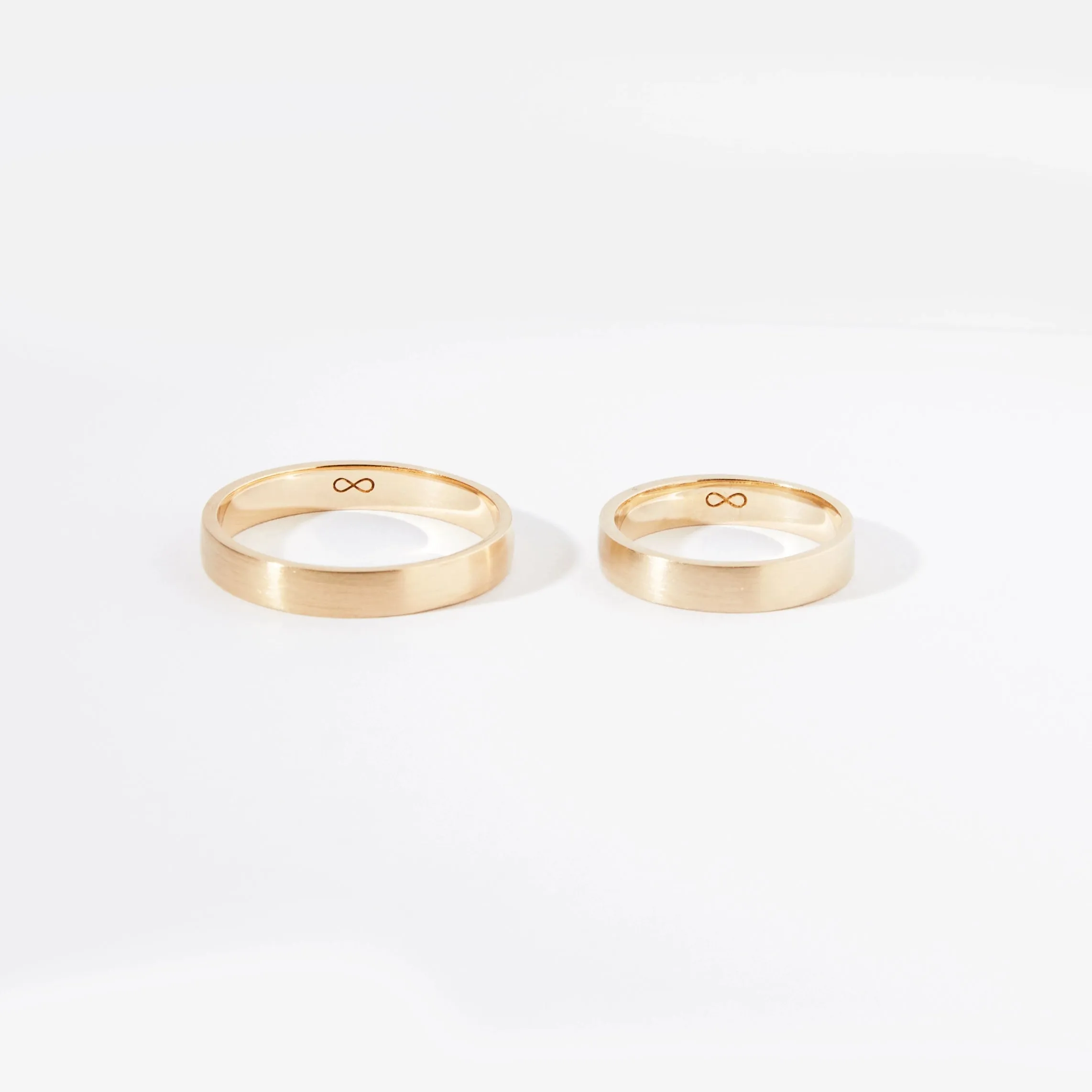 infinity love band brushed - 14k yellow gold