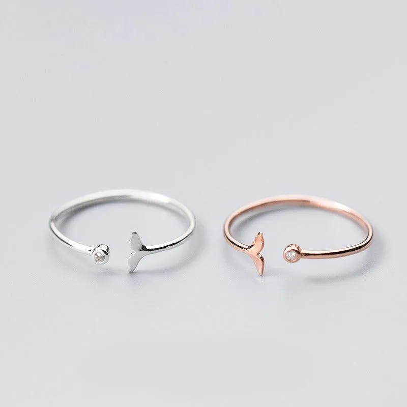 Lovely Dolphin Tail Minimal Ring