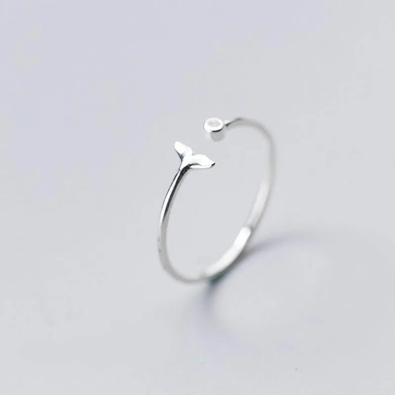 Lovely Dolphin Tail Minimal Ring