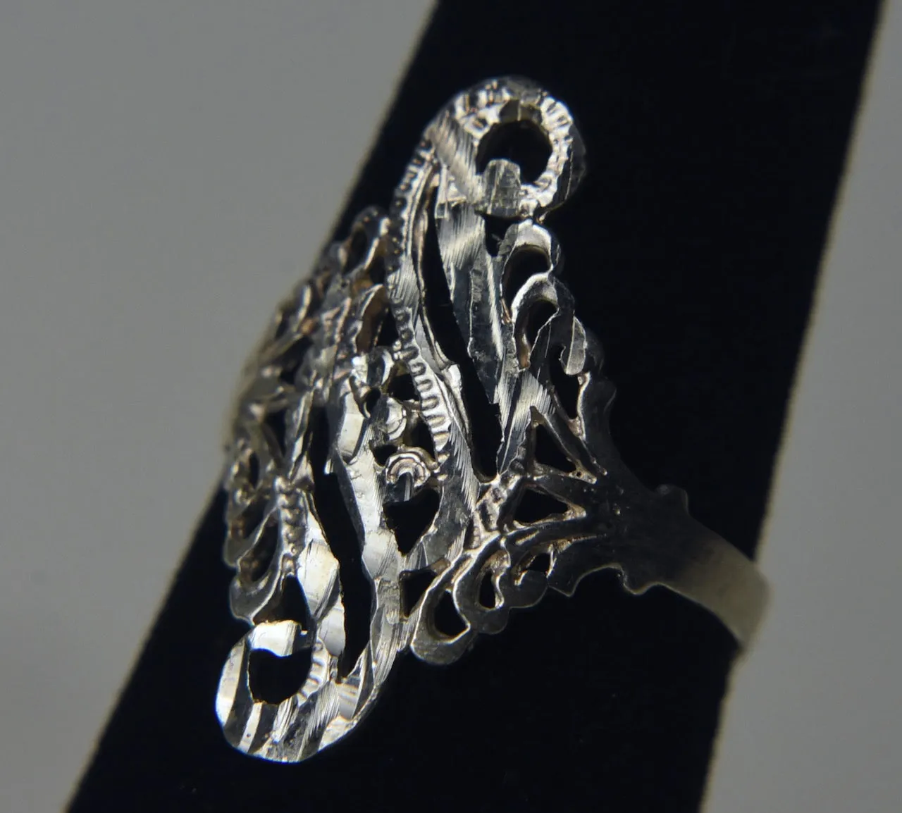 Sterling Silver Pierced Laser Cut Design Ring - Size 7