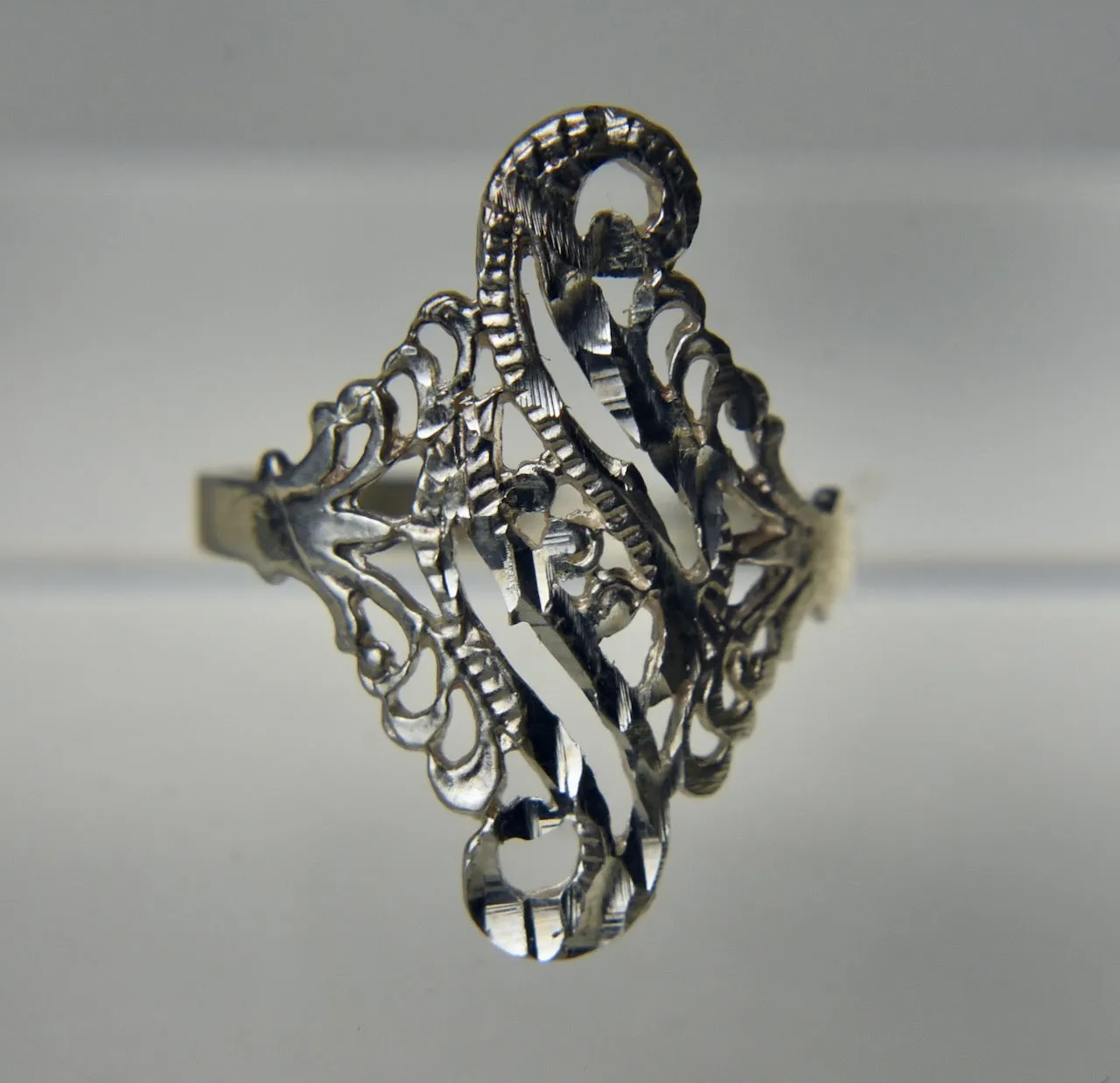 Sterling Silver Pierced Laser Cut Design Ring - Size 7